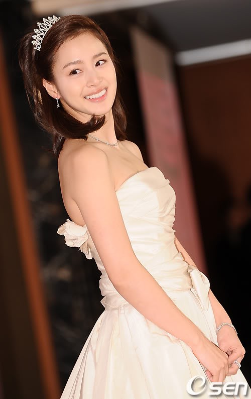 Kim Tae Hee xinh như công chúa trong buổi họp báo ra mắt "My Princess"